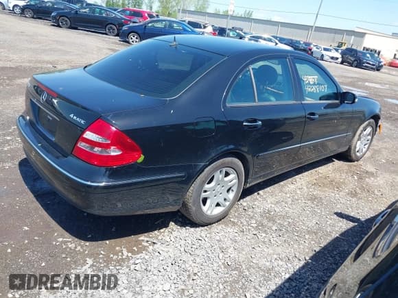 ✅ 2005 Mercedes-Benz E 320 • VIN: WDBUF82J75X166663 • Lot: 42288107. Listed on IAAI with 128,277 mi. Free auction sales archive from the USA and detailed vehicle history report at DreamBid. Image 4.