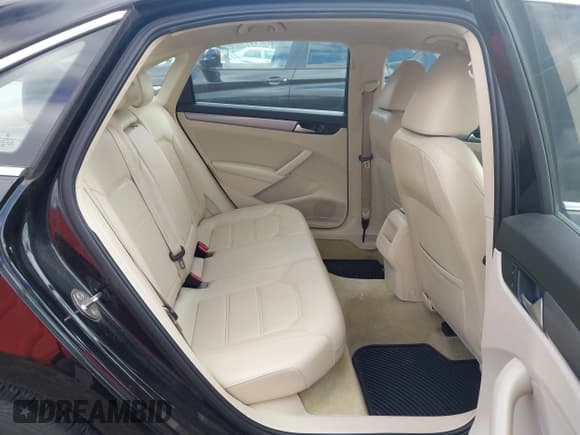 ✅ 2015 Volkswagen Passat S • VIN: 1VWAS7A39FC079852 • Lot: 43797631. Listed on IAAI with 118,596 mi. Free auction sales archive from the USA and detailed vehicle history report at DreamBid. Image 8.