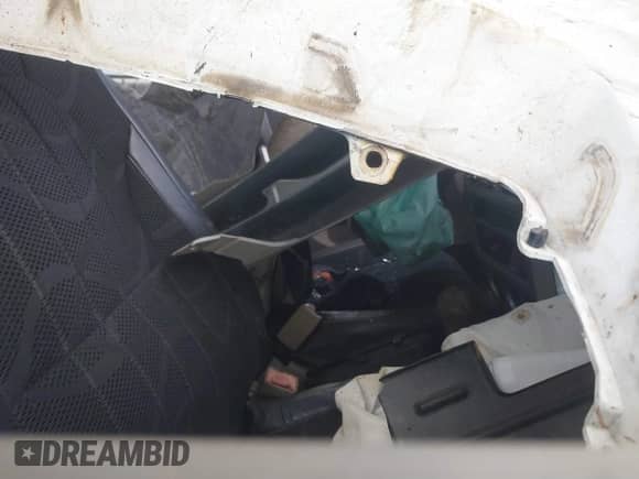 2004 Hyundai Accent GL z VIN KMHCG45C24U559935, wystawiony jako IAAI lot #40487927 z przebiegiem Nie podano mil oraz . Historia ofert i sprzedaży dostępna na DreamBid. Obrazek 5.