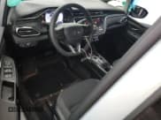 ✅ 2023 Chevrolet Bolt EV 1LT • VIN: 1G1FW6S03P4105779 • Lot: 86834584. Wystawiony na Copart z przebiegiem 22 429 mil. Bezpłatny archiwum sprzedaży aukcyjnych z USA i szczegółowy raport historii pojazdu na DreamBid. Zdjęcie 8.