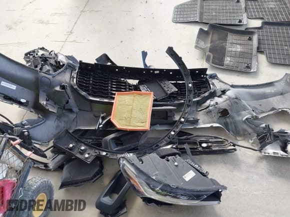 ✅ 2020 Volvo XC40 R-Design • VIN: YV4AC2HM9L2254343 • Lot: 41708631. Wystawiony na IAAI z przebiegiem 27 668 mil. Bezpłatny archiwum sprzedaży aukcyjnych z USA i szczegółowy raport historii pojazdu na DreamBid. Zdjęcie 12.