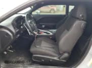 ✅ 2020 Dodge Challenger SXT • VIN: 2C3CDZAG8LH236126 • Lot: 39591294. Wystawiony na Copart z przebiegiem 38 645 mil. Bezpłatny archiwum sprzedaży aukcyjnych z USA i szczegółowy raport historii pojazdu na DreamBid. Zdjęcie 7.