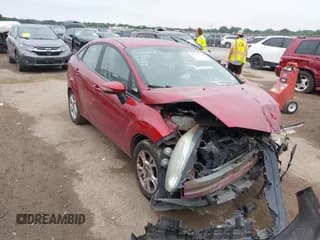 ✅ 2015 Ford Fiesta SE • VIN: 3FADP4BJXFM178987 • Lot: 43111354. Wystawiony na IAAI z przebiegiem 150 888 mil. Bezpłatny archiwum sprzedaży aukcyjnych z USA i szczegółowy raport historii pojazdu na DreamBid. Zdjęcie 1.