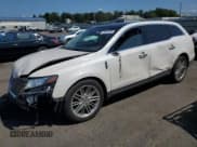 ✅ 2016 Lincoln MKT EcoBoost • VIN: 2LMHJ5AT2GBL01397 • Lot: 68691805. Wystawiony na Copart z przebiegiem 157 233 mil. Bezpłatny archiwum sprzedaży aukcyjnych z USA i szczegółowy raport historii pojazdu na DreamBid. Zdjęcie 1.