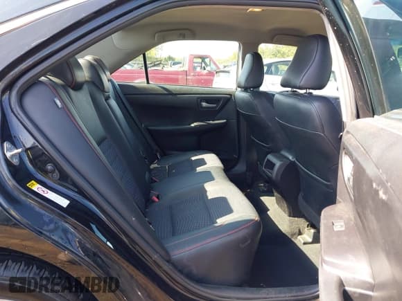 ✅ 2015 Toyota Camry XLE • VIN: 4T1BF1FKXFU104093 • Лот: 43268347. Опубликован ранее на IAAI с пробегом 143 777 миль. Бесплатный доступ к архиву аукционных продаж из США и подробный отчёт об истории автомобиля на DreamBid. Изображение 8.