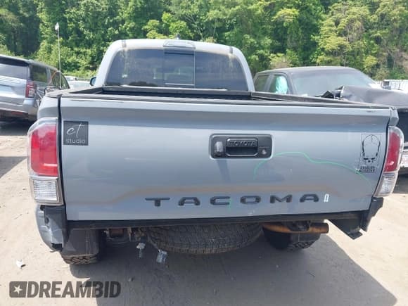 ✅ 2020 Toyota Tacoma SR5 • VIN: 3TMDZ5BN7LM089659 • Lot: 42396312. Wystawiony na IAAI z przebiegiem 84 955 mil. Bezpłatny archiwum sprzedaży aukcyjnych z USA i szczegółowy raport historii pojazdu na DreamBid. Zdjęcie 17.