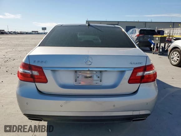 ✅ 2010 Mercedes-Benz E 550 Luxury • VIN: WDDHF9AB9AA159820 • Lot: 90024985. Listed on Copart with 74,386 mi. Free auction sales archive from the USA and detailed vehicle history report at DreamBid. Image 6.