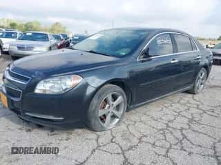 2012 Chevrolet Malibu 2LT z VIN 1G1ZD5EUXCF353506, wystawiony jako IAAI lot #40176870 z przebiegiem 155 488 mil mil oraz . Historia ofert i sprzedaży dostępna na DreamBid. Obrazek 2.