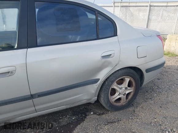 ✅ 2005 Hyundai Elantra GLS • VIN: KMHDN46D95U046295 • Lot: 42407484. Wystawiony na IAAI z przebiegiem 90 926 mil. Bezpłatny archiwum sprzedaży aukcyjnych z USA i szczegółowy raport historii pojazdu na DreamBid. Zdjęcie 6.