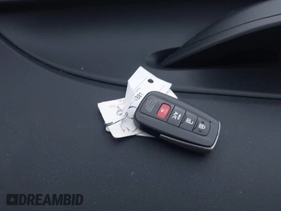 ✅ 2017 Toyota Prius Plus • VIN: JTDKARFP4H3029865 • Лот: 43767111. Опубликован ранее на IAAI с пробегом 94 173 миль. Бесплатный доступ к архиву аукционных продаж из США и подробный отчёт об истории автомобиля на DreamBid. Изображение 11.