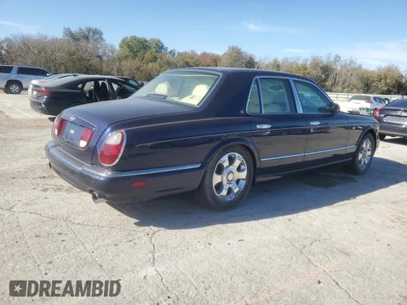 ✅ 2001 Bentley Arnage • VIN: SCBLC31E01CX05867 • Lot: 92357595. Wystawiony na Copart z przebiegiem 42 838 mil. Bezpłatny archiwum sprzedaży aukcyjnych z USA i szczegółowy raport historii pojazdu na DreamBid. Zdjęcie 3.
