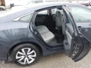 ✅ 2017 Honda Civic LX • VIN: 2HGFC2F57HH542429 • Lot: 43711553. Wystawiony na IAAI z przebiegiem 80 981 mil. Bezpłatny archiwum sprzedaży aukcyjnych z USA i szczegółowy raport historii pojazdu na DreamBid. Zdjęcie 8.