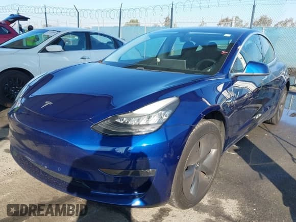 ✅ 2018 Tesla Model 3 Long Range Battery • VIN: 5YJ3E1EA8JF014706 • Lot: 41453650. Wystawiony na IAAI z przebiegiem 68 037 mil. Bezpłatny archiwum sprzedaży aukcyjnych z USA i szczegółowy raport historii pojazdu na DreamBid. Zdjęcie 2.