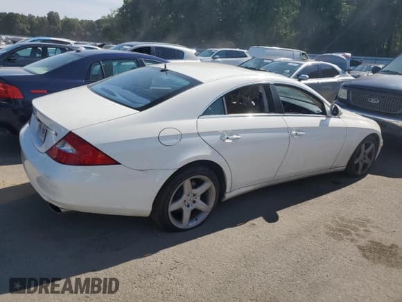 ✅ 2006 Mercedes-Benz CLS 500 • VIN: WDDDJ75X46A015235 • Lot: 69666204. Wystawiony na Copart z przebiegiem Nie podano. Bezpłatny archiwum sprzedaży aukcyjnych z USA i szczegółowy raport historii pojazdu na DreamBid. Zdjęcie 3.