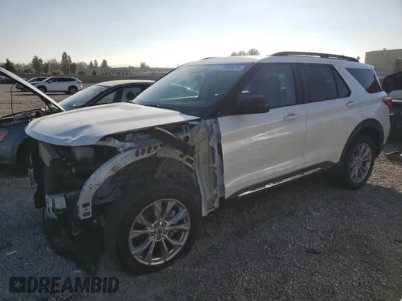 ✅ 2024 Ford Explorer XLT • VIN: 1FMSK8DH3RGA39215 • Lot: 89668015. Wystawiony na Copart z przebiegiem 14 115 mil. Bezpłatny archiwum sprzedaży aukcyjnych z USA i szczegółowy raport historii pojazdu na DreamBid. Zdjęcie 1.
