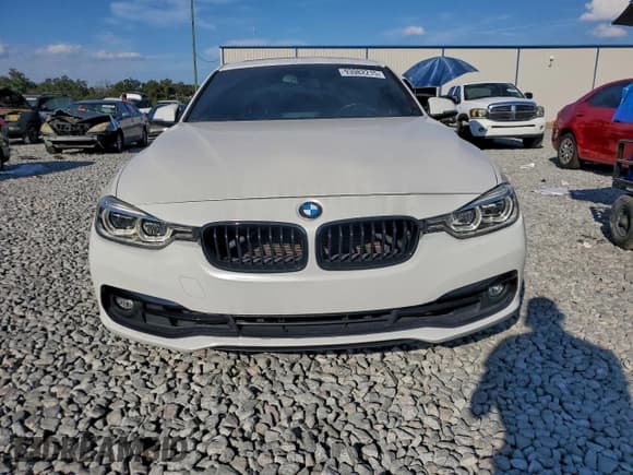 ✅ 2018 BMW 3 Series 330i • VIN: WBA8B9G52JNU96391 • Lot: 93982215. Listed on Copart with 81,342 mi. Free auction sales archive from the USA and detailed vehicle history report at DreamBid. Image 5.
