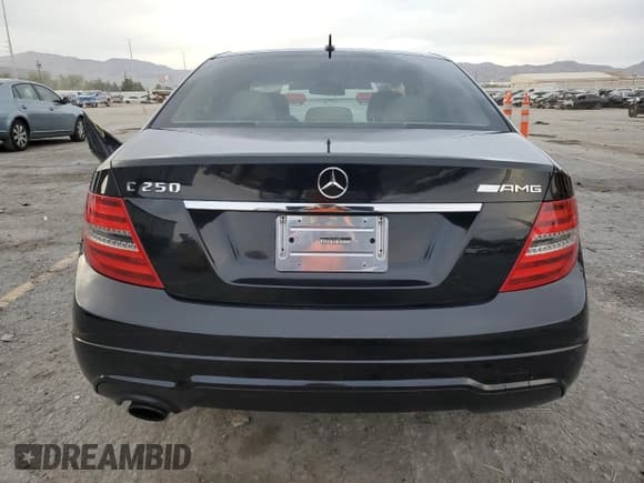 ✅ 2013 Mercedes-Benz C 250 Sport • VIN: WDDGF4HB1DR266886 • Лот: 92644505. Опубликован ранее на Copart с пробегом 100 487 миль. Бесплатный доступ к архиву аукционных продаж из США и подробный отчёт об истории автомобиля на DreamBid. Изображение 6.