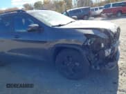 ✅ 2018 Jeep Cherokee Latitude • VIN: 1C4PJMCB5JD575754 • Lot: 43616882. Wystawiony na IAAI z przebiegiem 47 899 mil. Bezpłatny archiwum sprzedaży aukcyjnych z USA i szczegółowy raport historii pojazdu na DreamBid. Zdjęcie 16.