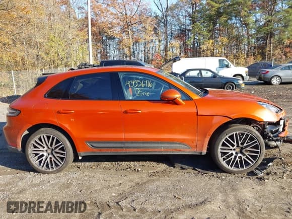 ✅ 2024 Porsche Macan • VIN: WP1AA2A52RLB12848 • Lot: 43556716. Wystawiony na IAAI z przebiegiem 25 320 mil. Bezpłatny archiwum sprzedaży aukcyjnych z USA i szczegółowy raport historii pojazdu na DreamBid. Zdjęcie 13.