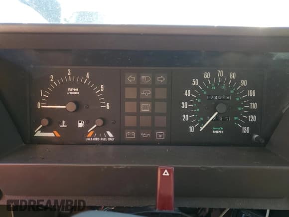 ✅ 1992 Land Rover Range Rover • VIN: SALHV1249NA616204 • Lot: 44428375. Wystawiony na Copart z przebiegiem 174 019 mil. Bezpłatny archiwum sprzedaży aukcyjnych z USA i szczegółowy raport historii pojazdu na DreamBid. Zdjęcie 9.