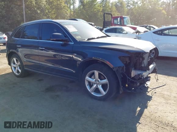 ✅ 2017 Audi Q5 Premium Plus • VIN: WA1M2AFP1HA084738 • Lot: 43142293. Wystawiony na IAAI z przebiegiem 82 664 mil. Bezpłatny archiwum sprzedaży aukcyjnych z USA i szczegółowy raport historii pojazdu na DreamBid. Zdjęcie 1.