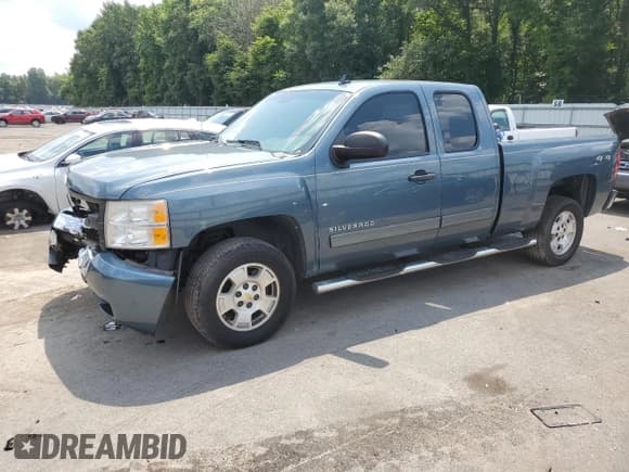 ✅ 2011 Chevrolet Silverado 1500 LT • VIN: 1GCRKSE38BZ239374 • Lot: 65567264. Listed on Copart with 133,080 mi. Free auction sales archive from the USA and detailed vehicle history report at DreamBid. Image 1.
