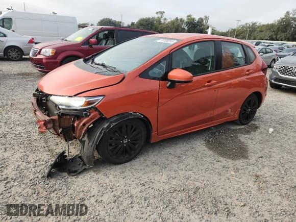 ✅ 2018 Honda Fit Sport • VIN: 3HGGK5G61JM719256 • Lot: 87480245. Listed on Copart with 124,976 mi. Free auction sales archive from the USA and detailed vehicle history report at DreamBid. Image 1.