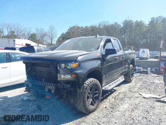 ✅ 2020 Chevrolet Silverado 1500 Custom Trail Boss • VIN: 1GCRYCEFXLZ132648 • Lot: 41683794. Listed on IAAI with 111,782 mi. Free auction sales archive from the USA and detailed vehicle history report at DreamBid. Image 2.