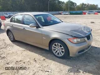 2007 BMW 3 Series 328xi с VIN WBAVC93577K031069, выставлен на аукционе IAAI как лот 43398017 с пробегом 157 254 миль миль и . История ставок и продаж доступна на DreamBid. Изображение 1.
