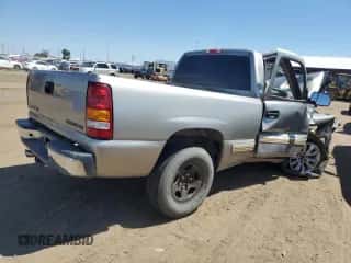 ✅ 2001 Chevrolet Silverado 1500 LS • VIN: 1GCEC14T01Z238418 • Lot: 67737004. Wystawiony na Copart z przebiegiem Nie podano mil. Skorzystaj z bezpłatnego archiwum sprzedaży aukcyjnych z USA i zobacz szczegółowy raport historii pojazdu na DreamBid. Zdjęcie 3.