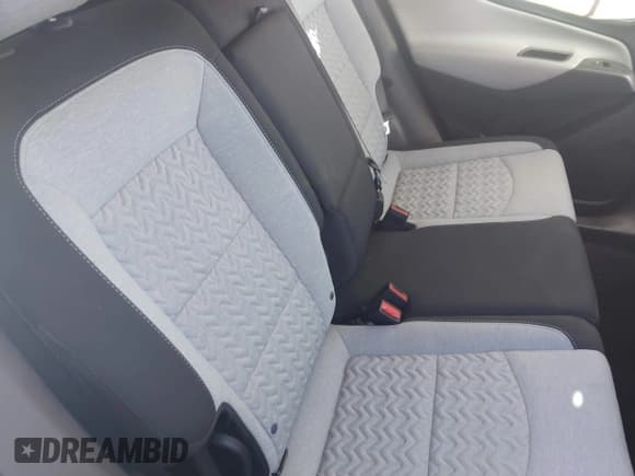 ✅ 2023 Chevrolet Equinox LS • VIN: 3GNAXHEG5PL268454 • Lot: 43696269. Wystawiony na IAAI z przebiegiem 19 753 mil. Bezpłatny archiwum sprzedaży aukcyjnych z USA i szczegółowy raport historii pojazdu na DreamBid. Zdjęcie 8.