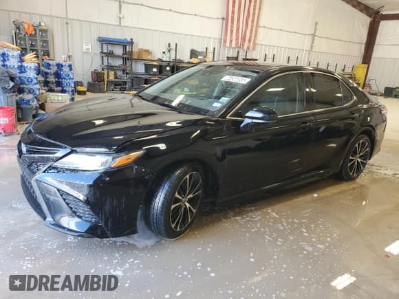 ✅ 2020 Toyota Camry SE • VIN: 4T1G11AK2LU374362 • Lot: 86456055. Wystawiony na Copart z przebiegiem 147 780 mil. Bezpłatny archiwum sprzedaży aukcyjnych z USA i szczegółowy raport historii pojazdu na DreamBid. Zdjęcie 1.