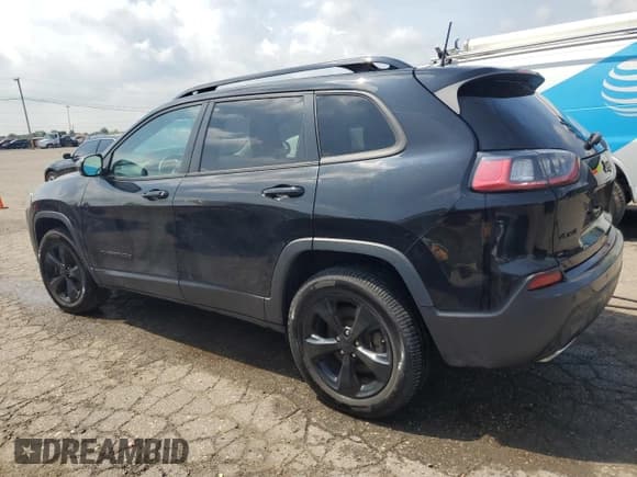 ✅ 2020 Jeep Cherokee Altitude • VIN: 1C4PJMLN5LD550818 • Lot: 60082645. Wystawiony na Copart z przebiegiem 121 428 mil. Bezpłatny archiwum sprzedaży aukcyjnych z USA i szczegółowy raport historii pojazdu na DreamBid. Zdjęcie 2.