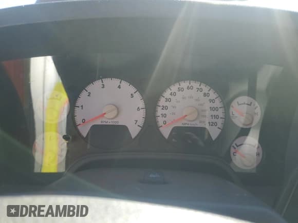 ✅ 2007 Dodge 1500 SLT • VIN: 1D7HU18277S133989 • Лот: 87406465. Опубликован ранее на Copart с пробегом Не указан. Бесплатный доступ к архиву аукционных продаж из США и подробный отчёт об истории автомобиля на DreamBid. Изображение 9.