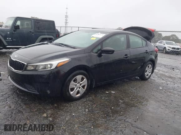 ✅ 2017 Kia Forte LX • VIN: 3KPFK4A71HE093119 • Лот: 43552874. Опубликован ранее на IAAI с пробегом 258 372 миль. Бесплатный доступ к архиву аукционных продаж из США и подробный отчёт об истории автомобиля на DreamBid. Изображение 18.