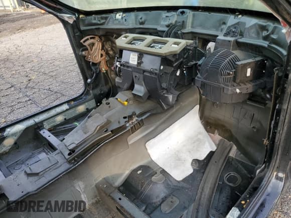 ✅ 2018 Dodge Challenger R/T Scat Pack • VIN: 2C3CDZFJ1JH155261 • Лот: 81212545. Опубликован ранее на Copart с пробегом Не указан. Бесплатный доступ к архиву аукционных продаж из США и подробный отчёт об истории автомобиля на DreamBid. Изображение 8.