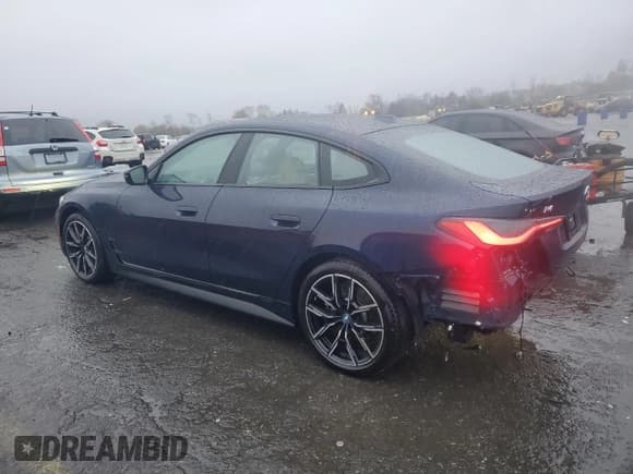 ✅ 2022 BMW i4 eDrive40 • VIN: WBY73AW05NFN20880 • Lot: 90120445. Wystawiony na Copart z przebiegiem 46 872 mil. Bezpłatny archiwum sprzedaży aukcyjnych z USA i szczegółowy raport historii pojazdu na DreamBid. Zdjęcie 2.