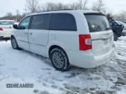 ✅ 2016 Chrysler Town & Country Touring L Anniversary Edition • VIN: 2C4RC1CG4GR200487 • Лот: 41602657. Опубликован ранее на IAAI с пробегом 119 115 миль. Бесплатный доступ к архиву аукционных продаж из США и подробный отчёт об истории автомобиля на DreamBid. Изображение 3.