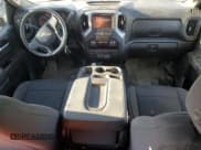 ✅ 2023 Chevrolet Silverado 2500HD • VIN: 1GB5YLE73PF180513 • Lot: 86586845. Wystawiony na Copart z przebiegiem 70 899 mil. Bezpłatny archiwum sprzedaży aukcyjnych z USA i szczegółowy raport historii pojazdu na DreamBid. Zdjęcie 8.