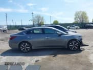✅ 2017 Nissan Altima S • VIN: 1N4AL3AP9HC486283 • Лот: 42060943. Опубликован ранее на IAAI с пробегом 77 893 миль. Бесплатный доступ к архиву аукционных продаж из США и подробный отчёт об истории автомобиля на DreamBid. Изображение 13.