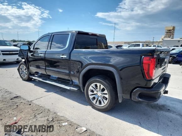 ✅ 2021 GMC Sierra 1500 Denali • VIN: 3GTP8FED4MG112436 • Lot: 81954835. Wystawiony na Copart z przebiegiem 93 009 mil. Bezpłatny archiwum sprzedaży aukcyjnych z USA i szczegółowy raport historii pojazdu na DreamBid. Zdjęcie 2.