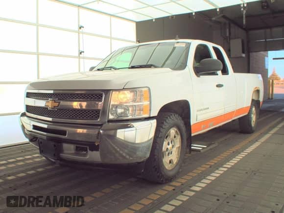 2012 Chevrolet Silverado 1500 LT with VIN 1GCRKSE03CZ277442, listed as a IAAI auction lot 43603208 with 236,099 mi miles and . Bid and sale history available at DreamBid. Image 28.