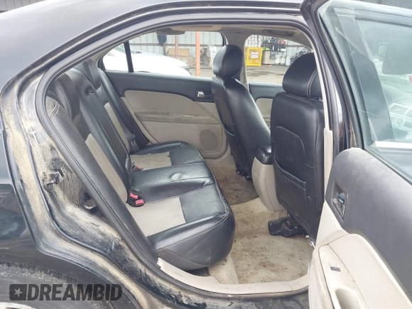 ✅ 2007 Mercury Milan Premier • VIN: 3MEHM08147R616006 • Lot: 42321780. Listed on IAAI with 262,583 mi. Free auction sales archive from the USA and detailed vehicle history report at DreamBid. Image 8.