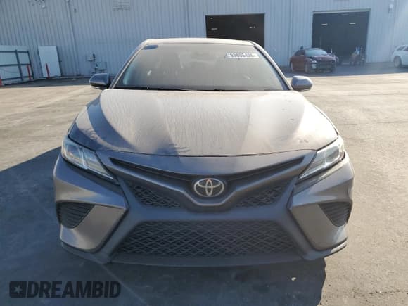 ✅ 2018 Toyota Camry SE • VIN: 4T1B11HK2JU540649 • Lot: 93805425. Wystawiony na Copart z przebiegiem 83 114 mil. Bezpłatny archiwum sprzedaży aukcyjnych z USA i szczegółowy raport historii pojazdu na DreamBid. Zdjęcie 5.