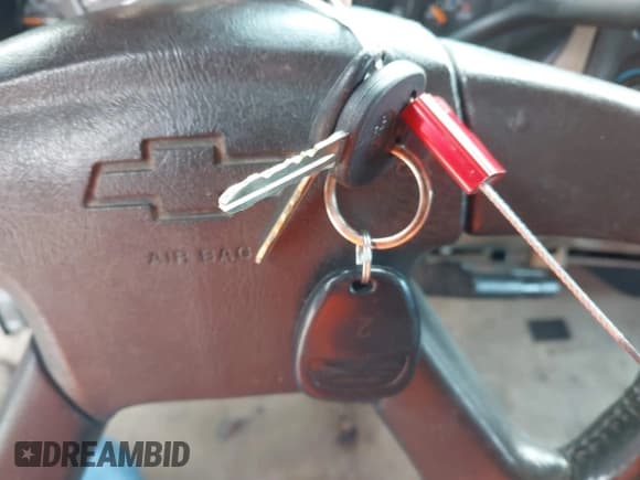 ✅ 2004 Chevrolet Silverado 2500HD LS • VIN: 1GCHC23U14F111681 • Лот: 41572118. Опубликован ранее на IAAI с пробегом 410 470 миль. Бесплатный доступ к архиву аукционных продаж из США и подробный отчёт об истории автомобиля на DreamBid. Изображение 11.