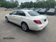 ✅ 2017 Mercedes-Benz E 300 Luxury • VIN: WDDZF4KB3HA208509 • Lot: 59420695. Listed on Copart with 152,021 mi. Free auction sales archive from the USA and detailed vehicle history report at DreamBid. Image 3.