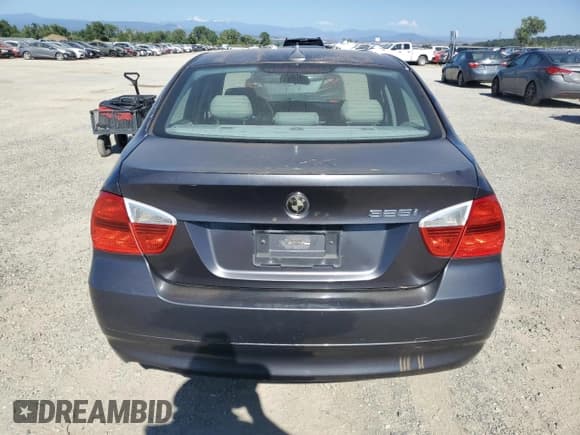 ✅ 2006 BMW 3 Series 325i • VIN: WBAVB17586NK32507 • Lot: 59720415. Wystawiony na Copart z przebiegiem Nie podano. Bezpłatny archiwum sprzedaży aukcyjnych z USA i szczegółowy raport historii pojazdu na DreamBid. Zdjęcie 6.