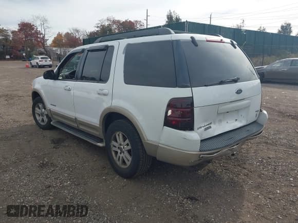 ✅ 2005 Ford Explorer Eddie Bauer • VIN: 1FMDU74W05UA14487 • Lot: 43636397. Wystawiony na IAAI z przebiegiem 169 734 mil. Bezpłatny archiwum sprzedaży aukcyjnych z USA i szczegółowy raport historii pojazdu na DreamBid. Zdjęcie 3.
