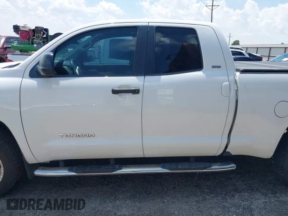 ✅ 2016 Toyota Tundra SR • VIN: 5TFRM5F13GX109417 • Лот: 42674109. Опубликован ранее на IAAI с пробегом 136 396 миль. Бесплатный доступ к архиву аукционных продаж из США и подробный отчёт об истории автомобиля на DreamBid. Изображение 14.