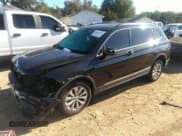 ✅ 2018 Volkswagen Tiguan SEL • VIN: 3VV3B7AX9JM121380 • Лот: 43466460. Опубликован ранее на IAAI с пробегом 165 516 миль. Бесплатный доступ к архиву аукционных продаж из США и подробный отчёт об истории автомобиля на DreamBid. Изображение 2.